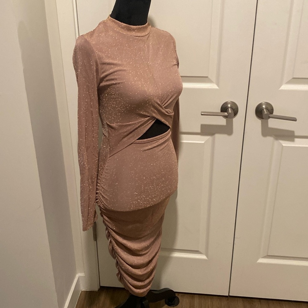 Beautiful dress form fitting